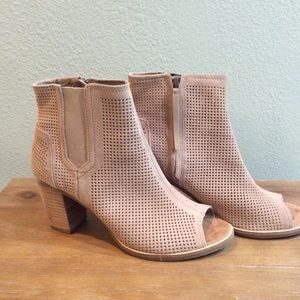 TOMS Majorca taupe peep-toe bootie